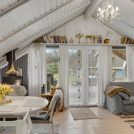 Amazing In Faxe Ladeplads With 3 Bedrooms And Wifi Feriehus
